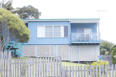 Clareview, 8 Korogora Street - Accommodation NT 4