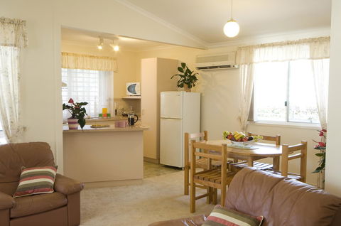 Glen Villa Resort - Accommodation NT 11