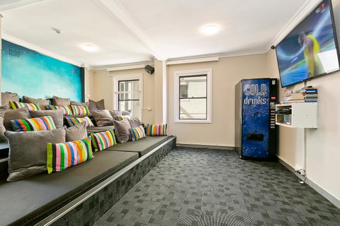 Mad Monkey Downtown - Accommodation NT 8
