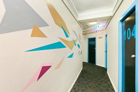 Mad Monkey Downtown - Accommodation NT 5