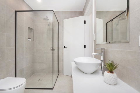 Modern Guest House - NT Tourism 8