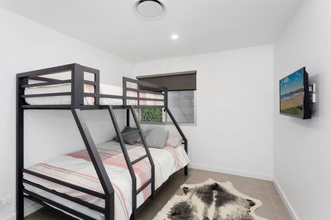 Modern Guest House - NT Tourism 0