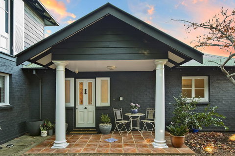 Mountainside B & B - Accommodation NT 20