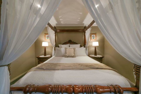 Mountainside B & B - Accommodation NT 6