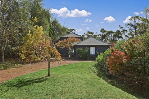 Mountainside B & B - Accommodation NT 22