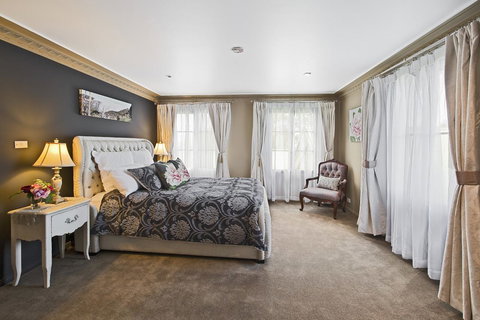 Mountainside B & B - Accommodation NT 21