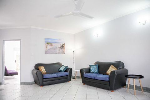 Nightcliff Foreshore Getaway - McKay Gardens - Accommodation NT 9