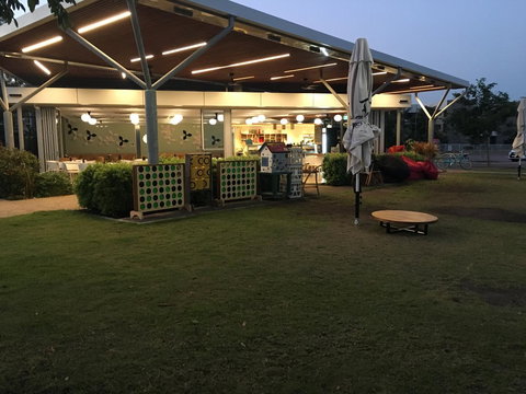 Nightcliff Foreshore Getaway - McKay Gardens - Accommodation NT 23