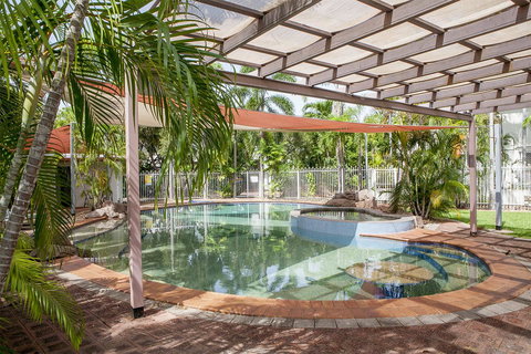 Nightcliff Foreshore Getaway - McKay Gardens - Accommodation NT 1