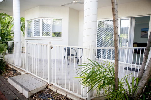 Nightcliff Foreshore Getaway - McKay Gardens - Accommodation NT 4