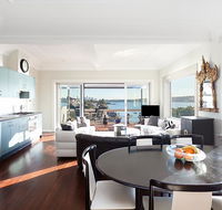 Art Deco Apartment With Breathtaking Water Views - Accommodation NT