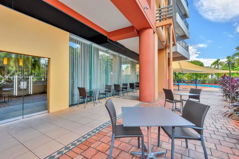 Mantra On The Esplanade - Accommodation NT 10
