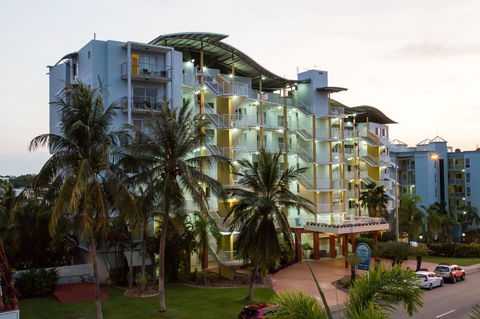 Cullen Bay Resorts - NT Tourism 11