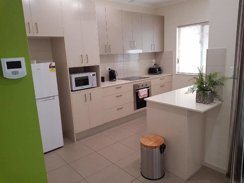 Darwin-Ocean Views, Tropical Getaway, Pool & Aircon - Accommodation NT 8