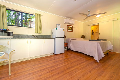 Oasis Tourist Park - Accommodation NT 8