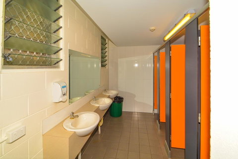 Chillis Backpackers - Accommodation NT 9
