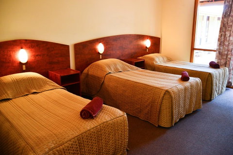 Erldunda Desert Oaks Resort - Accommodation NT 23