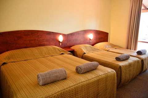 Erldunda Desert Oaks Resort - Accommodation NT 38