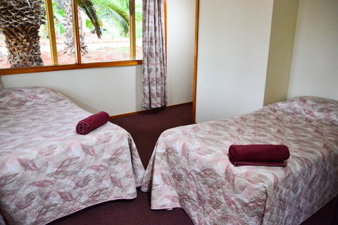 Erldunda Desert Oaks Resort - Accommodation NT 43