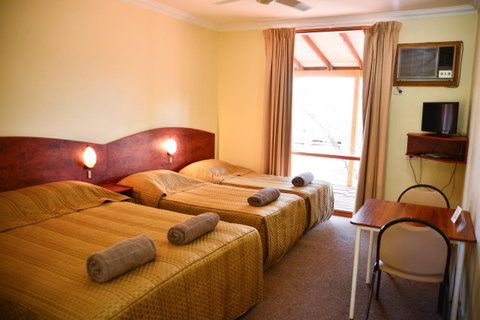 Erldunda Desert Oaks Resort - Accommodation NT 37