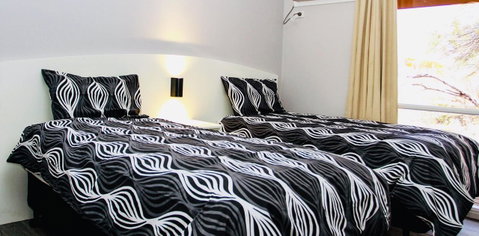 Erldunda Desert Oaks Resort - Accommodation NT 2