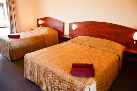Erldunda Desert Oaks Resort - Accommodation NT 33