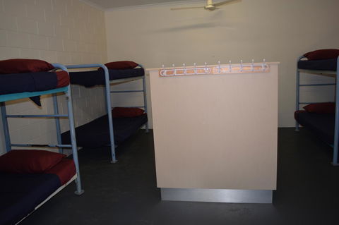 Frogs-Hollow Backpackers - Accommodation NT 8