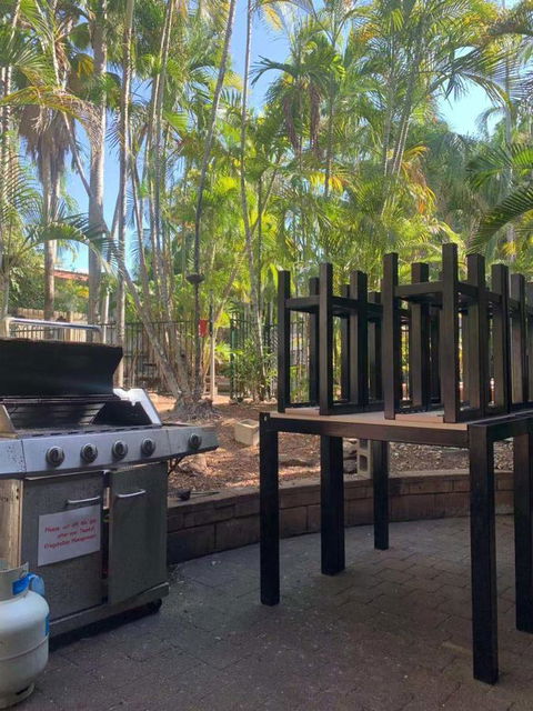 Frogs-Hollow Backpackers - Accommodation NT 14