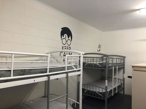 Frogs-Hollow Backpackers - Accommodation NT 31