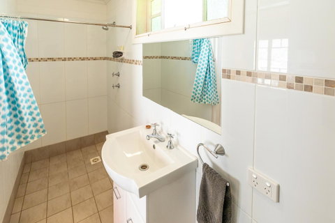 Glen Helen Lodge - Accommodation NT 27