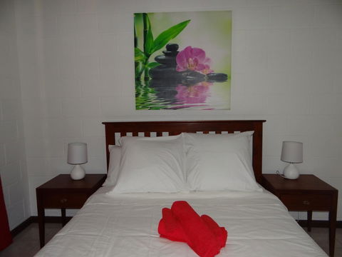 DARWIN'S SHADY ACRES RETREAT - Accommodation NT 34