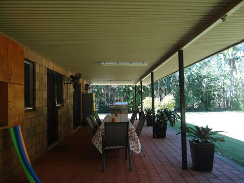 DARWIN'S SHADY ACRES RETREAT - Accommodation NT 6