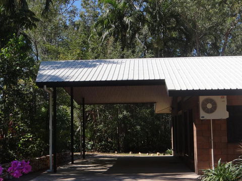 DARWIN'S SHADY ACRES RETREAT - Accommodation NT 3