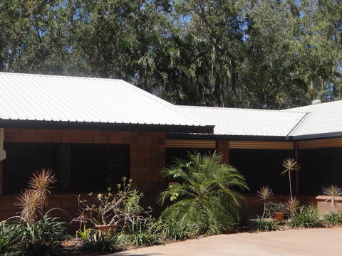 DARWIN'S SHADY ACRES RETREAT - Accommodation NT 5