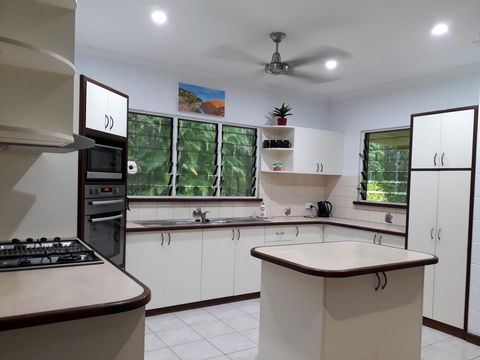 DARWIN'S SHADY ACRES RETREAT - Accommodation NT 23
