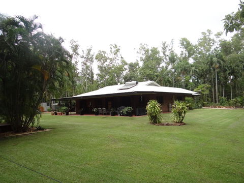 DARWIN'S SHADY ACRES RETREAT - Accommodation NT 0