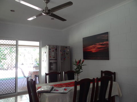 DARWIN'S SHADY ACRES RETREAT - Accommodation NT 25
