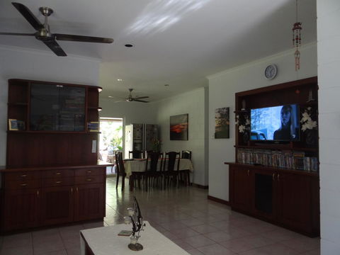 DARWIN'S SHADY ACRES RETREAT - Accommodation NT 20