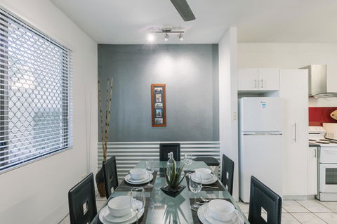 CitySide Apartment - 2 Bedroom With Private Courtyard - NT Tourism 2