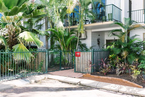 CitySide Apartment - 2 Bedroom With Private Courtyard - NT Tourism 6
