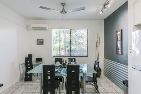 CitySide Apartment - 2 Bedroom With Private Courtyard - NT Tourism 9