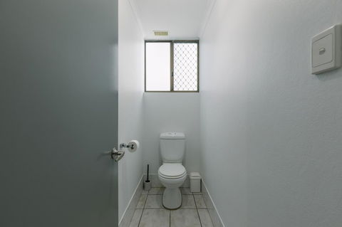 CitySide Apartment - 2 Bedroom With Private Courtyard - NT Tourism 20