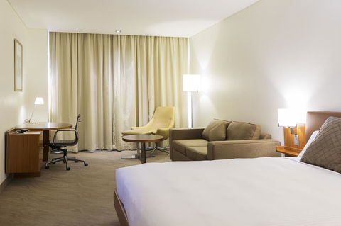 Novotel Canberra - Accommodation NT 33