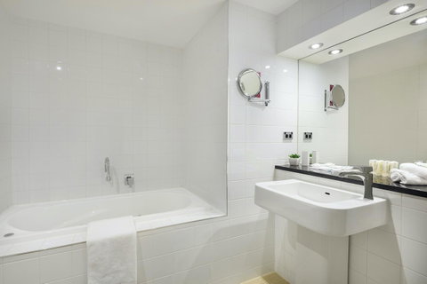 Crowne Plaza Canberra, An IHG Hotel - NT Tourism 28