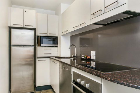 Lennox Holiday Apartments - Accommodation NT 36