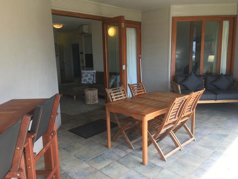 Lennox Holiday Apartments - Accommodation NT 21