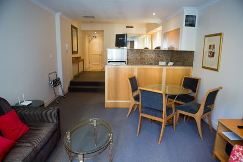 Bond 215 - Accommodation NT 2