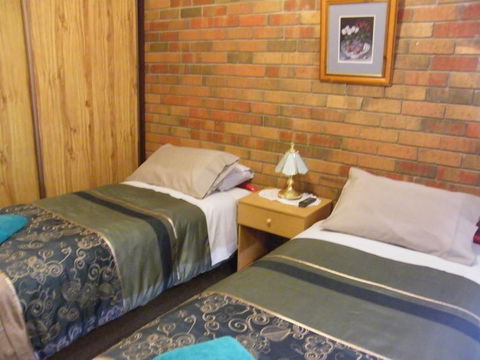 Boomers Guest House Hamilton - Accommodation NT 2