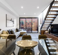 Boutique Stays - County Down Contemporary Port Melbourne Home - Accommodation NT