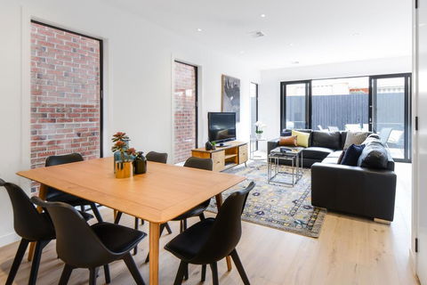Boutique Stays-Murrumbeena Place 1 - Accommodation NT 1
